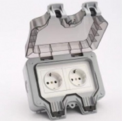 European standard 16A socket compatible with the 16A plug. Rated Voltage: AC250V 50HZ Rated Current: 16A （four hole,as picture) Panel material: Fireproof and water proof PC Color: White